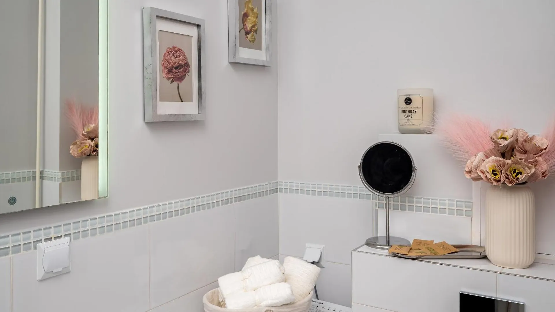 Pink Elephant 2X1Br Studio In Historic Tenement House 1 Km From Warsaw Central