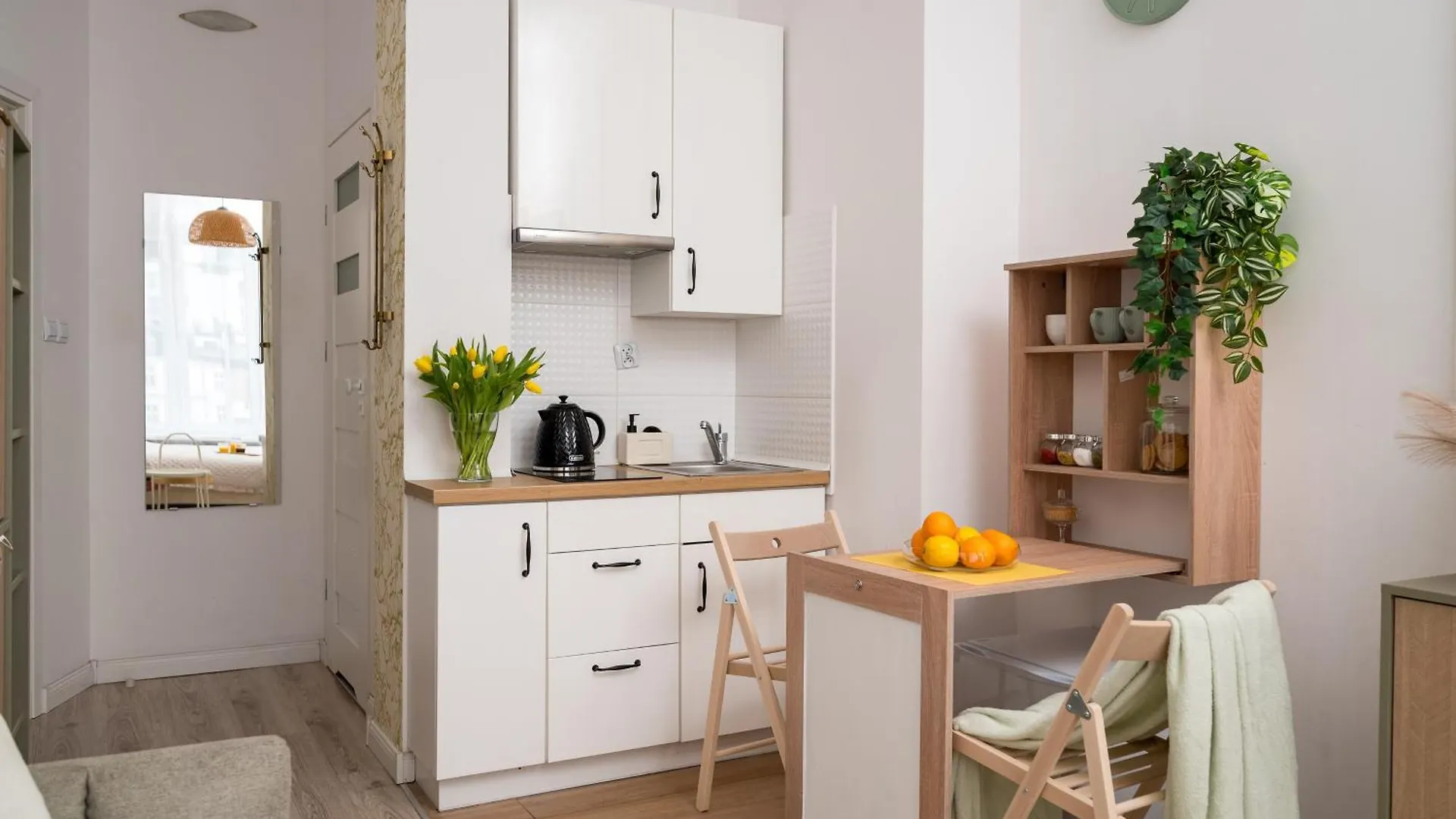 Pink Elephant 2X1Br Studio In Historic Tenement House 1 Km From Warsaw Central Polónia