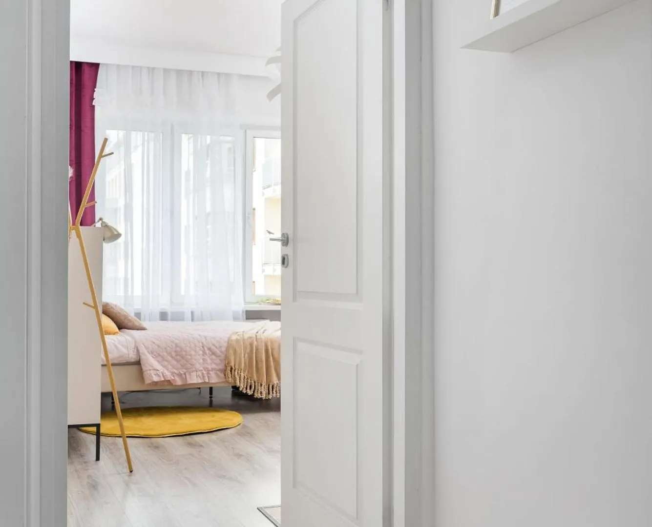 Pink Elephant 2X1Br Studio In Historic Tenement House 1 Km From Warsaw Central Poland