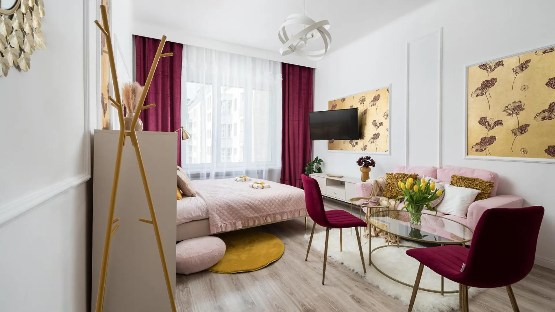 Pink Elephant 2X1Br Studio In Historic Tenement House 1 Km From Warsaw Central Apartment