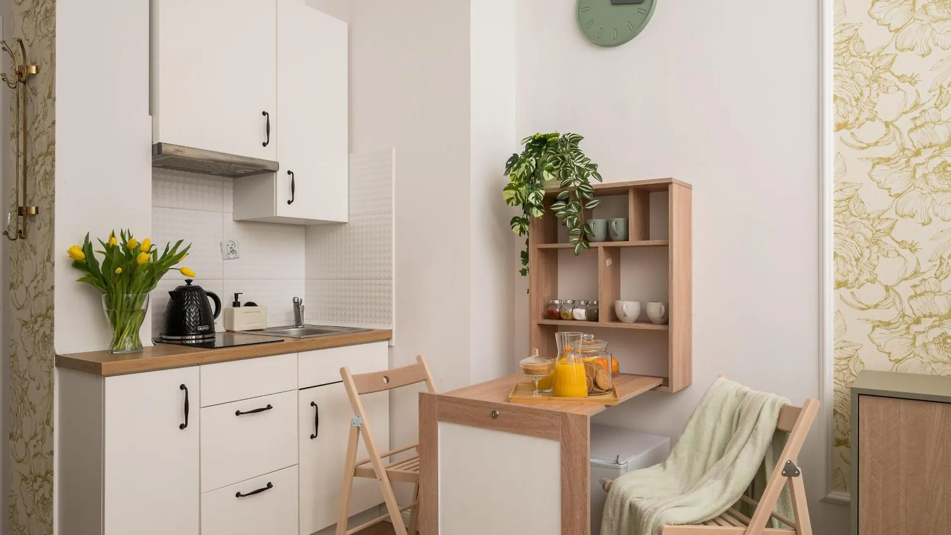 Pink Elephant 2X1Br Studio In Historic Tenement House 1 Km From Warsaw Central Apartment