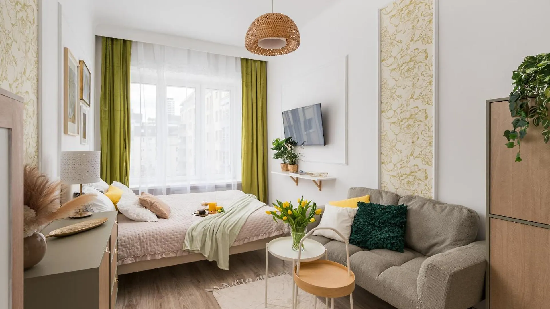 Pink Elephant 2X1Br Studio In Historic Tenement House 1 Km From Warsaw Central